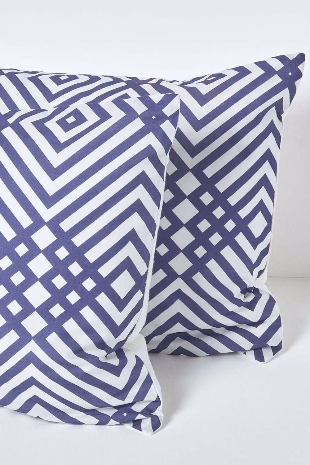 Homescapes Geometric Cotton Percale Duvet Cover and Pillowcase Set in Blue and White, W/D/H: 180 x 200 cm – 3
