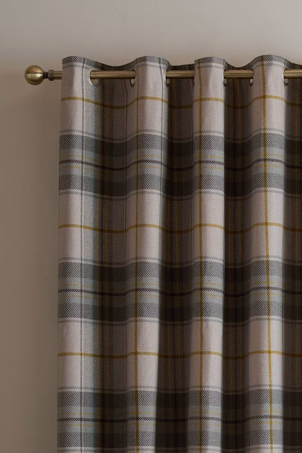 Catherine Lansfield Brushed Woven Glencoe Check Thermal Eyelet Curtains in Green, Width: 168 cm, Drop: 229 cm – 2