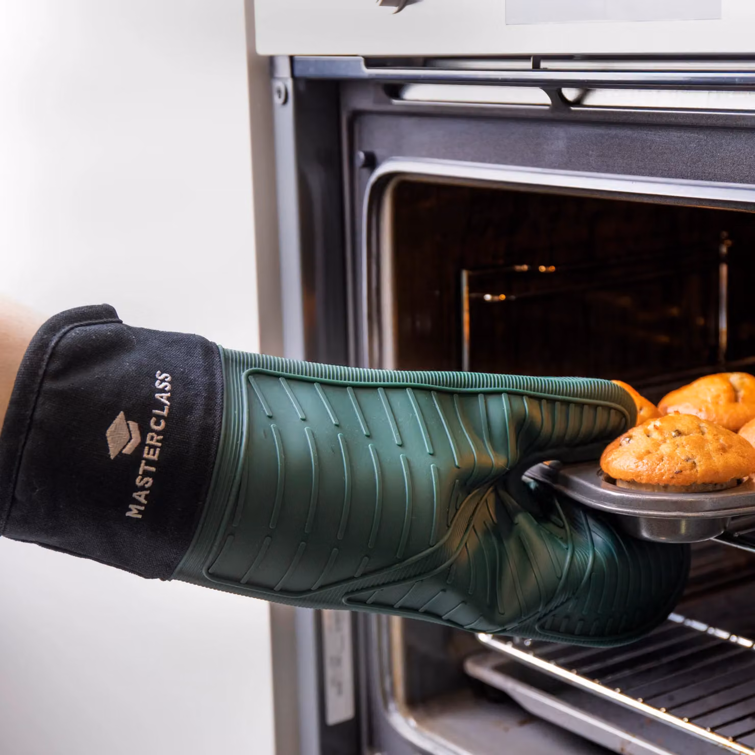 MasterClass Silicone Non-Slip Oven Glove, Black and Green – 8