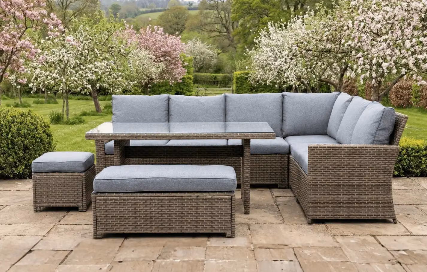 MINT Outdoor Palma Grey Rattan Garden Lounge Set and Cover Bundle