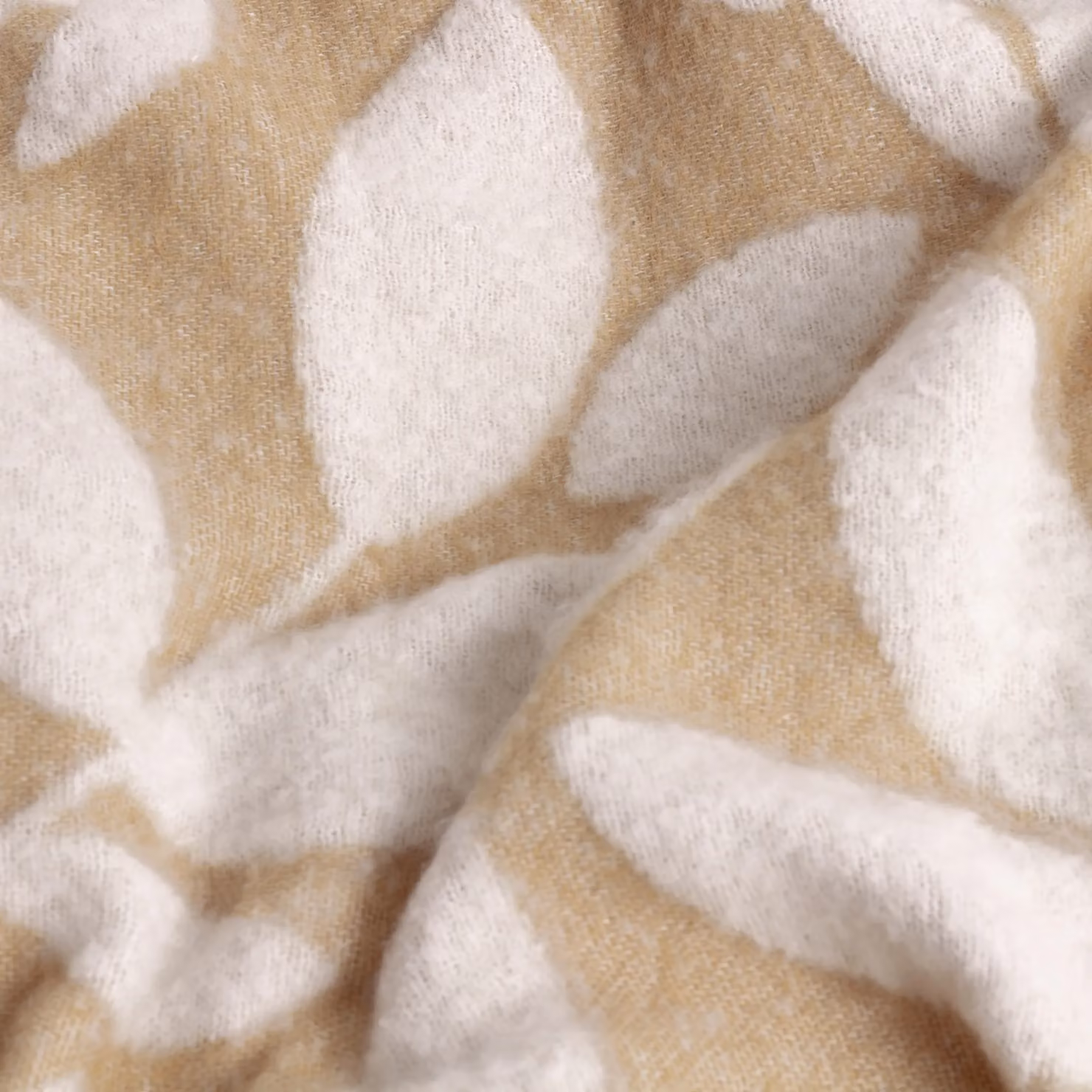Wylder Nature Hazel Woven Floral Throw in Beige, W/D: 130 x 180 cm – 3