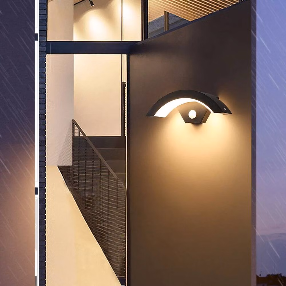 SPETLEK Modern Curved LED Outdoor Wall Light with PIR Motion Sensor in Black or White – 3