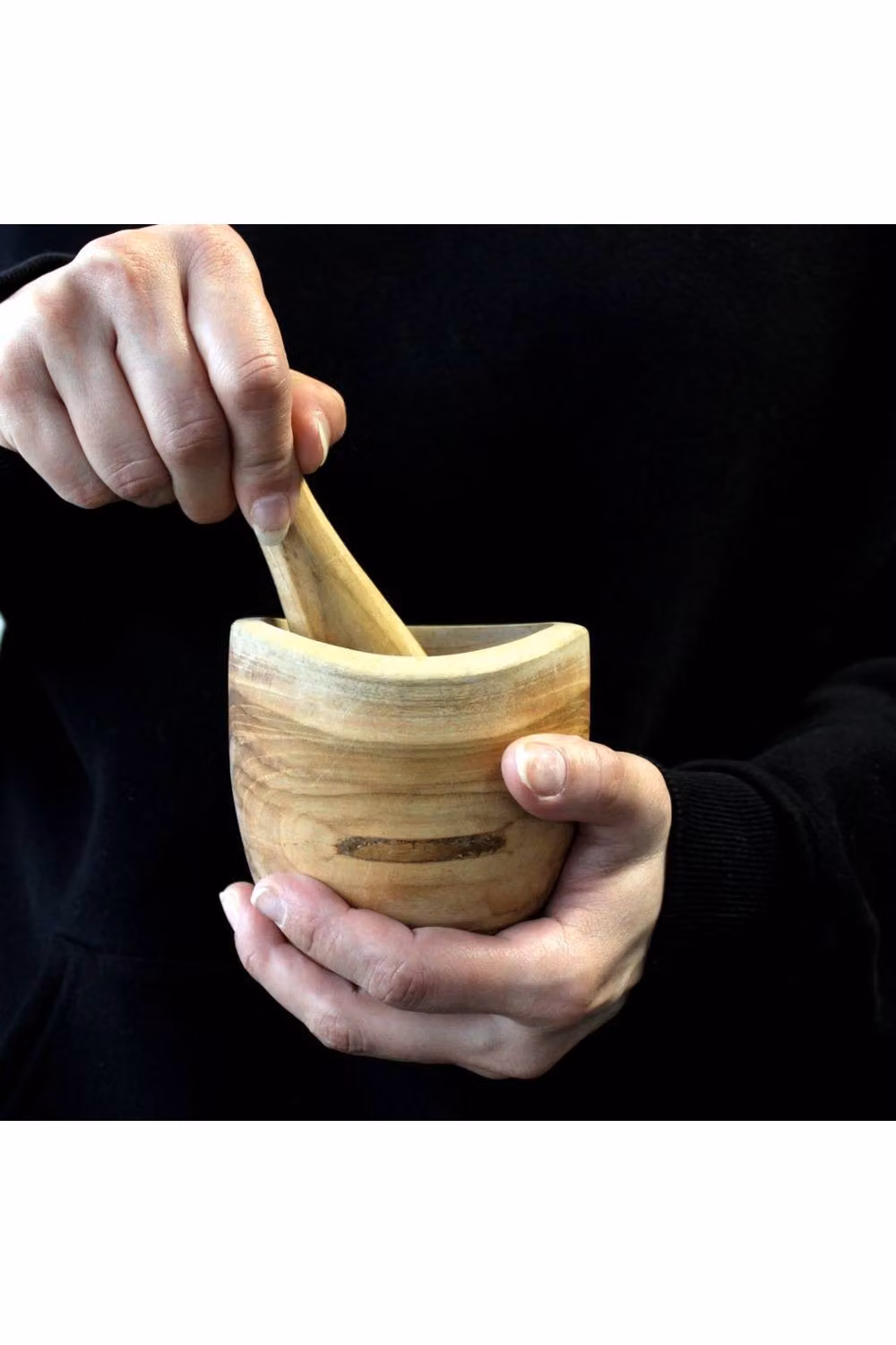 KDMD Ergo Handcrafted Bali Teakwood Small Pestle and Mortar Set in Brown – 3