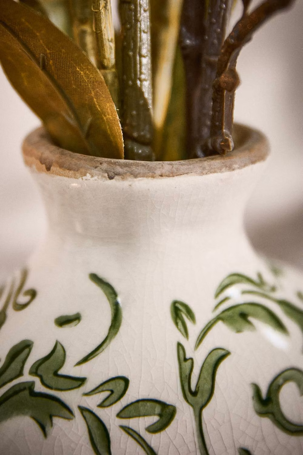 Dibor Vintage Luxury Irina Green Botanical Ceramic Flower Vase in Cream, H: 31 cm, W: 14 cm – 3