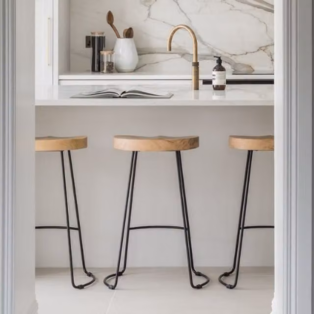 Elm Home And Garden Rustic Solid Breakfast Bar Stool in Black and Brown, H: 70 cm, W: 36 cm, D: 52 cm