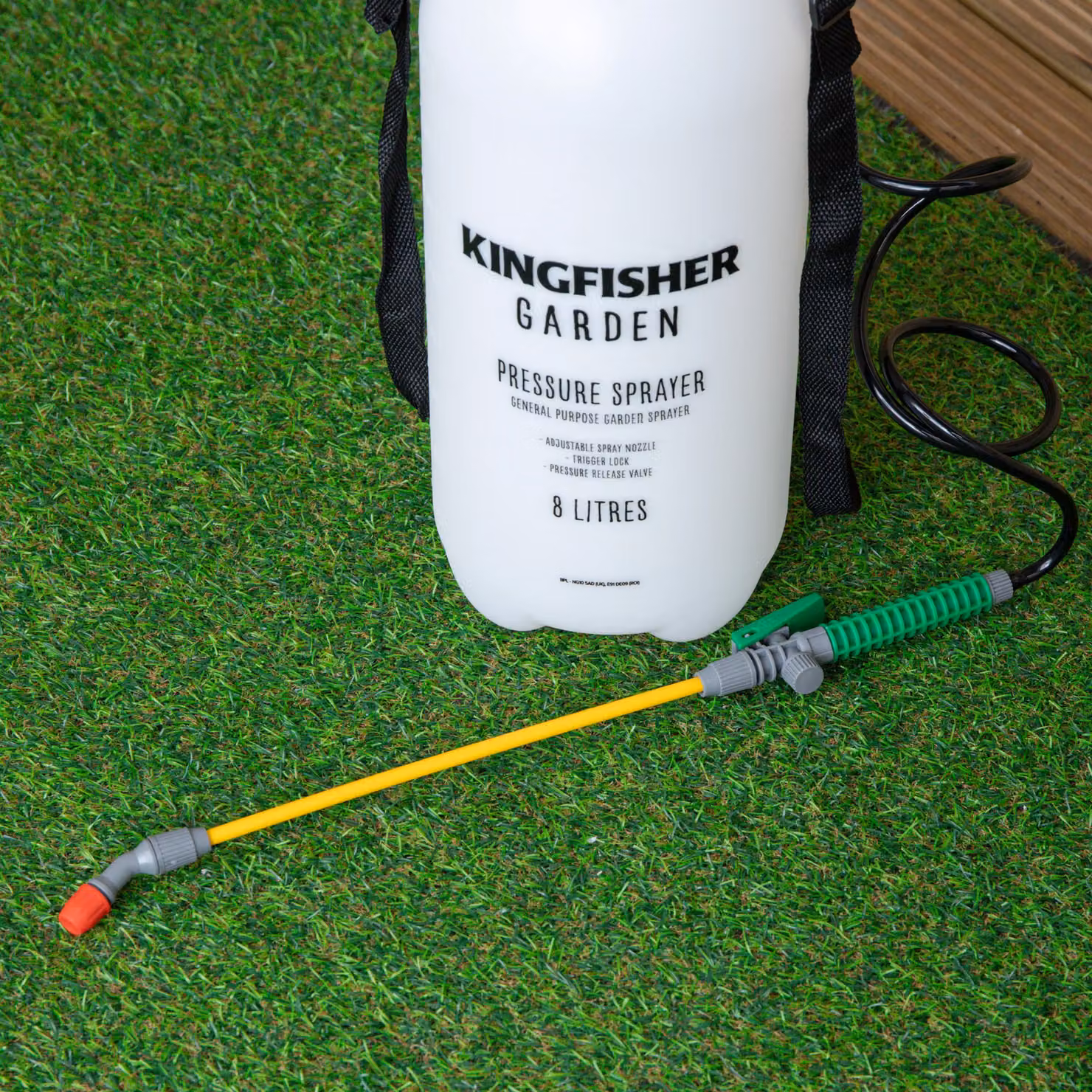 Samuel Alexander 8 Litre Manual Garden Pressure Sprayer with Shoulder Strap and Lance, White – 4