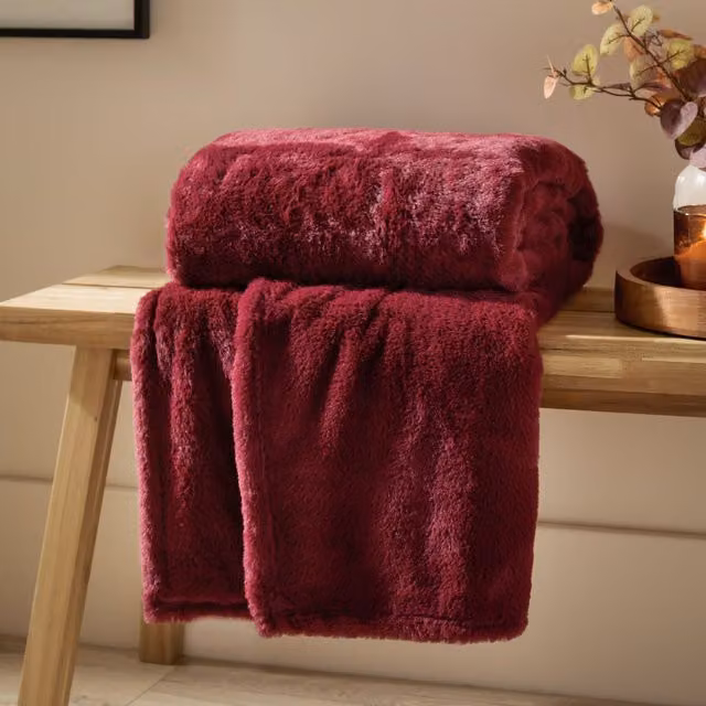 Furn Kallu Red Double-Sided Faux-Fur Throw, W: 130 cm, D: 180 cm