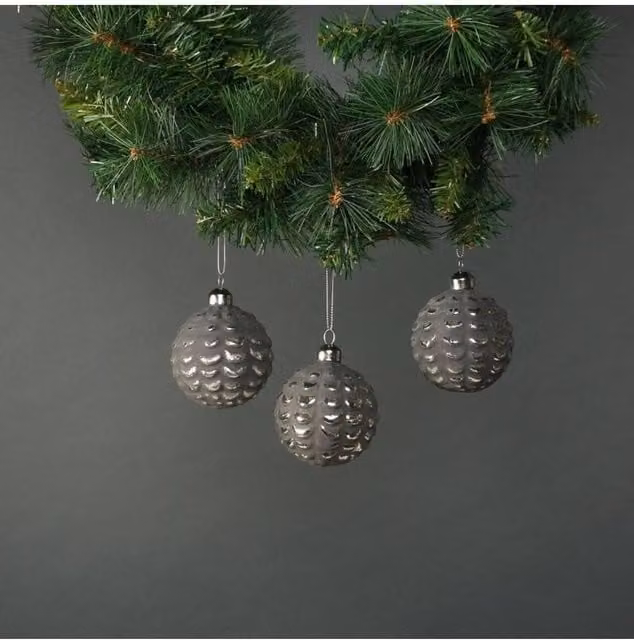 KDMD Naida Set of 4 Silver and Pewter Glass Acorn Christmas Bauble Pendants, Diameter: 8 cm – 1