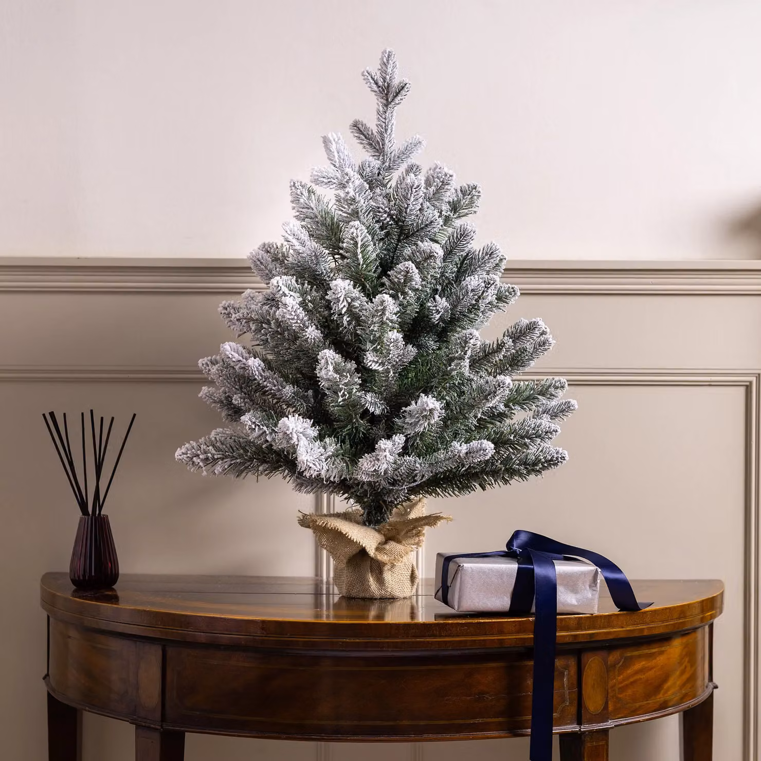 Christow Mini Tabletop Christmas Tree, Flocked Snowy Green and Beige Pine, H: 60 cm, W: 51 cm, D: 51 cm – 2