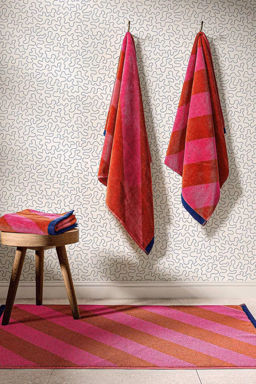 Harlequin Paper Straw Stripe Cotton Terry Velour Hand Towel in Red – 2