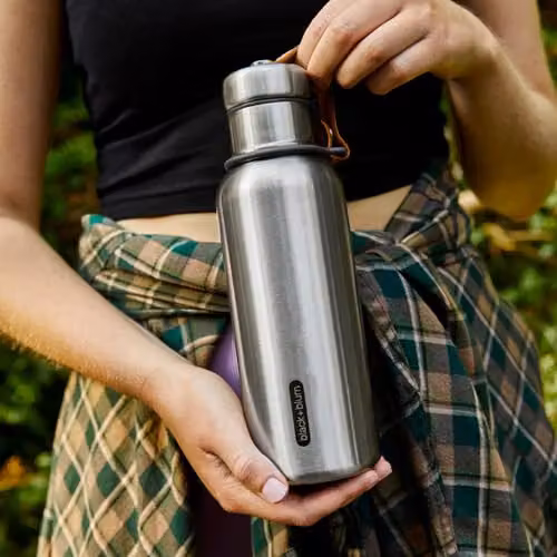 Black + Blum Stainless Steel Thermal Insulated Water Bottle with Vegan Leather Carry Loop, Black and Orange, 500ml – 3