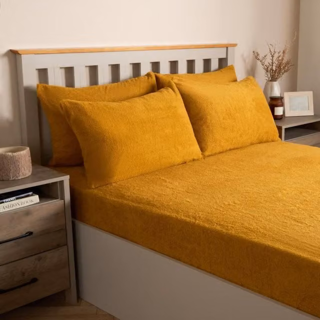 Brentfords Pack of 4 Yellow Teddy Fleece Pillowcases