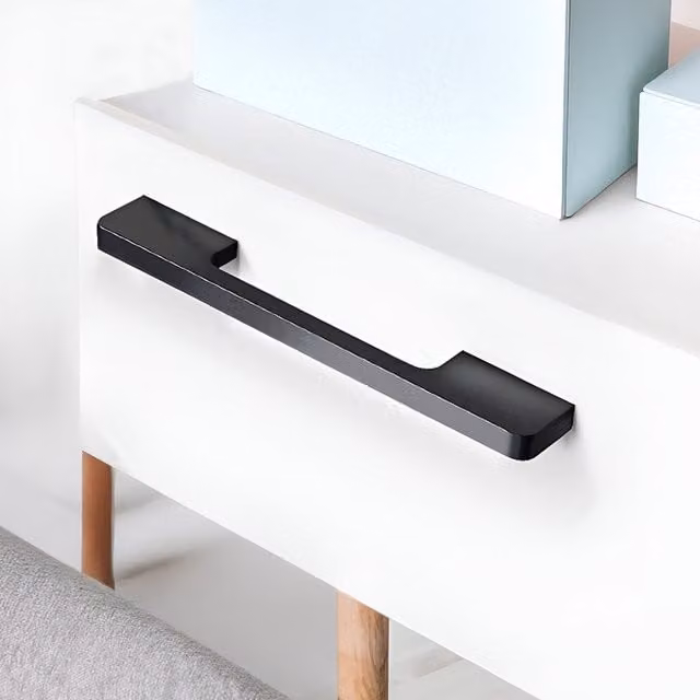 Darphe Pack of 2 Modern Minimalist Bar Furniture Handles in Matt Black, 17.7 cm