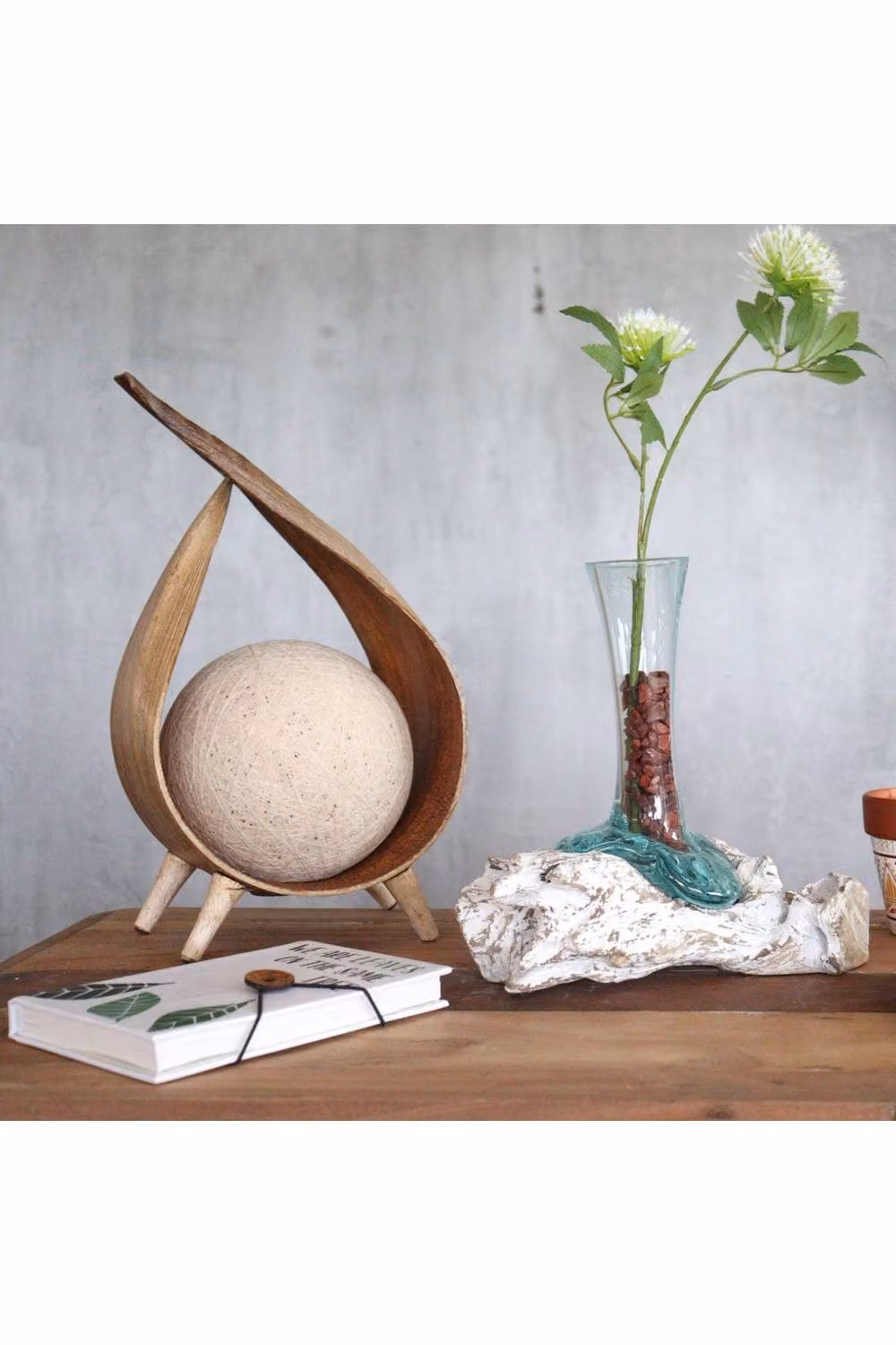 KDMD Hand-Blown Molten Glass and Whitewash Wood Tabletop Vase in Turquoise – 2