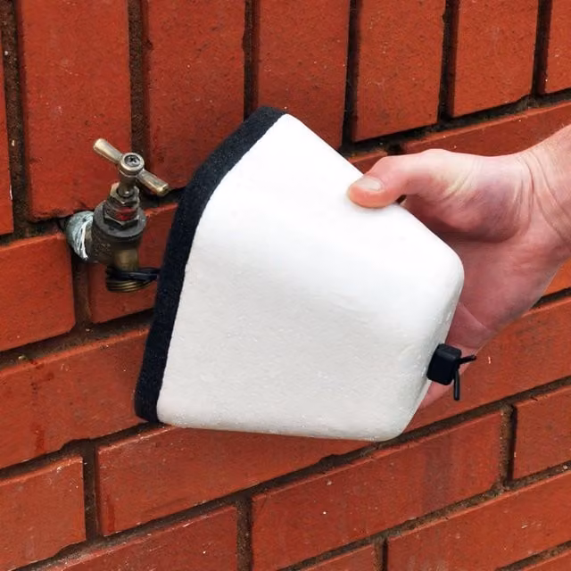 Kingfisher Set of 2 White Insulated Polystyrene Outside Tap Covers with Universal Fit