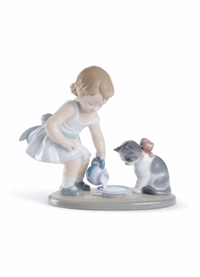 Lladró Kittys Breakfast Time White Porcelain Figurine