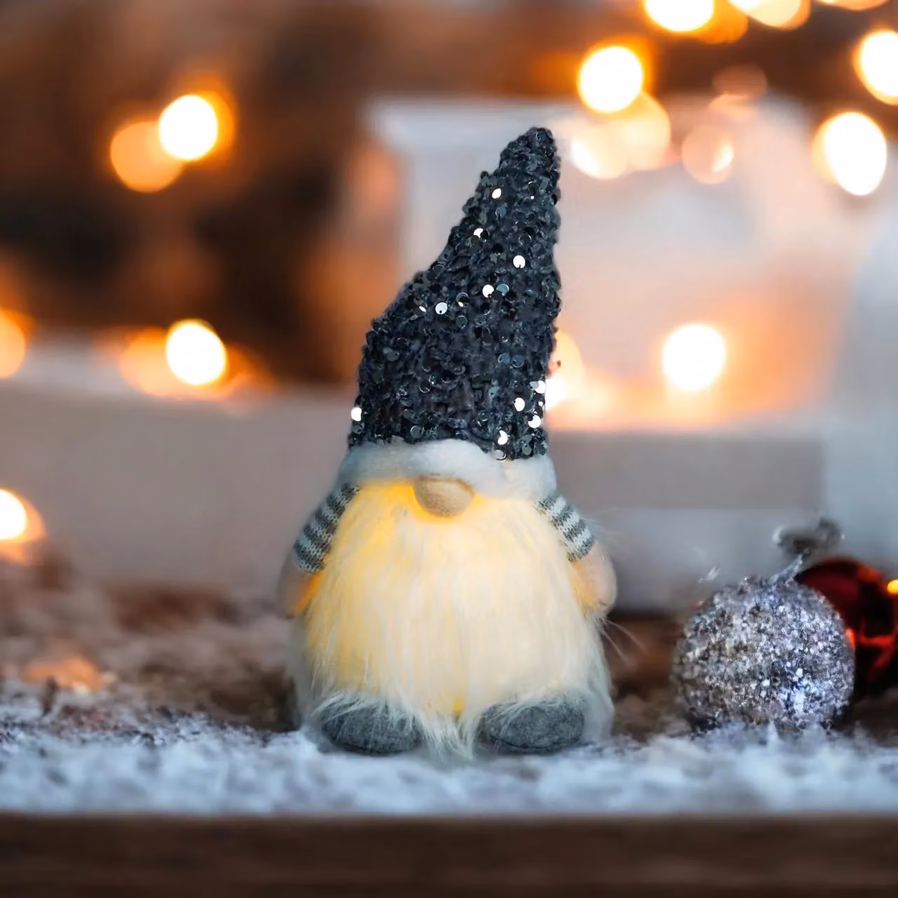 mysmartbuy Set of 3 Light Up Scandi Christmas Gonk Gnomes in Pink, Silver and Red – 2