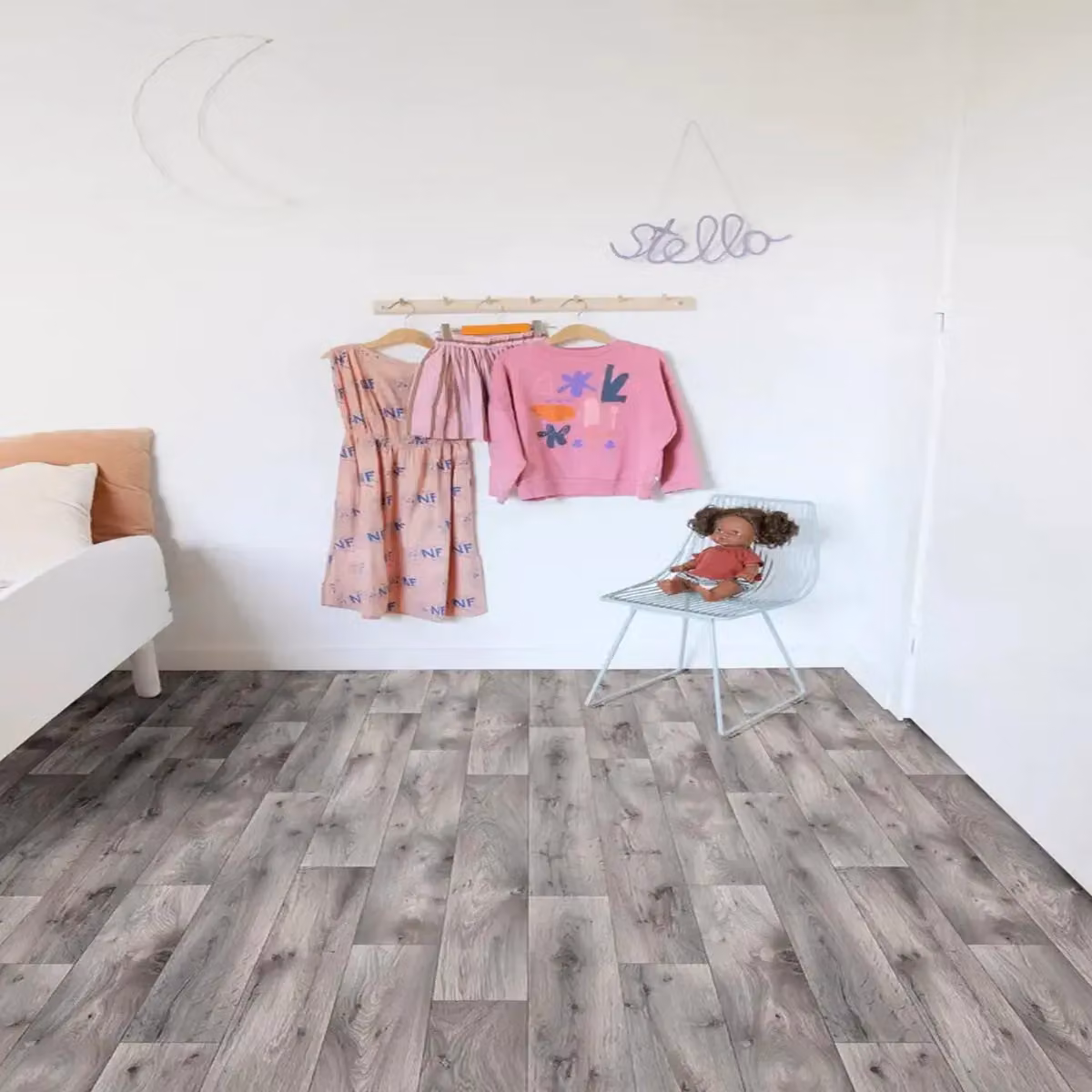 Sirius Grey Wood Effect Textile Backed Vinyl Flooring Sheet, W: 400 cm x D: 500 cm, Thickness: 2.6 mm – 2