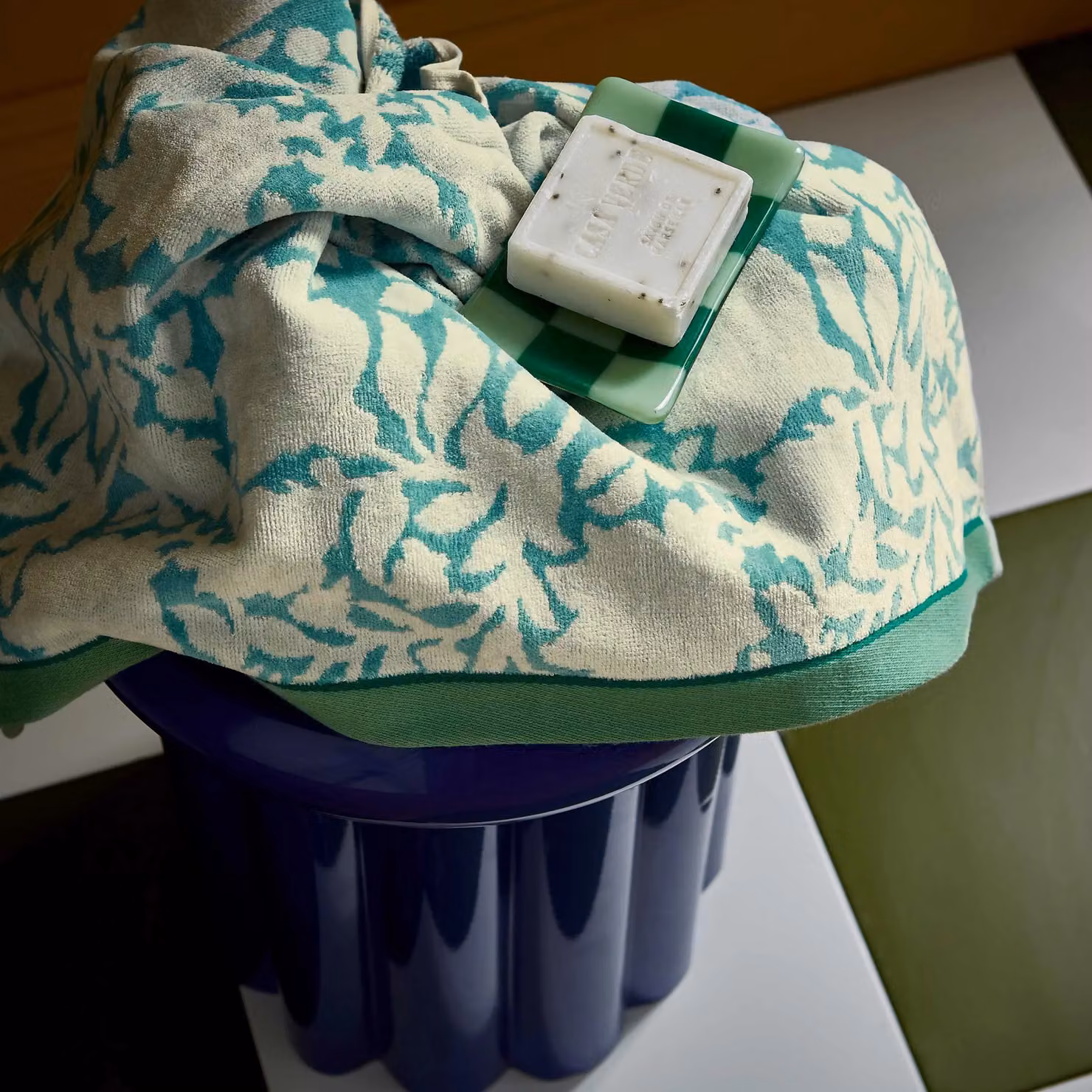 Land & Shore Rowallane Green Cotton Floral Hand Towel with Border – 2