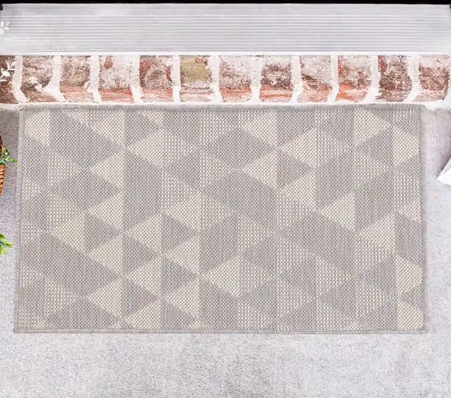Desire Rugs Modern Geometric Rectangular Outdoor-Indoor Rug in Silver and Grey, W/D/H: 80 x 50 x 1 cm
