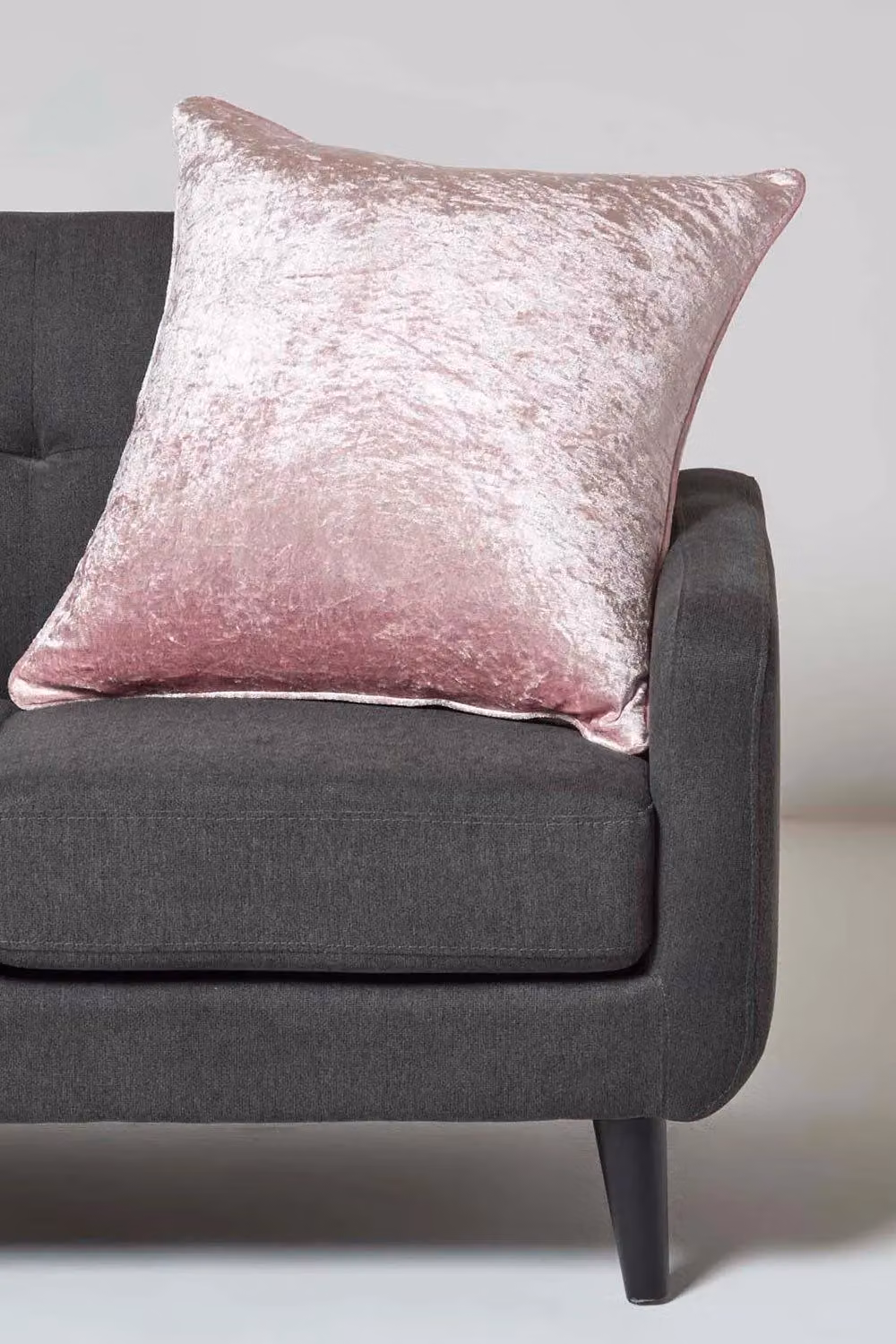 Homescapes Pink Crushed Velvet Square Cushion Cover, W/D/H: 45 x 45 x 45 cm – 2
