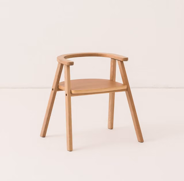 Nobodinoz Growing Green Kid's Chair in Oak with Armrests