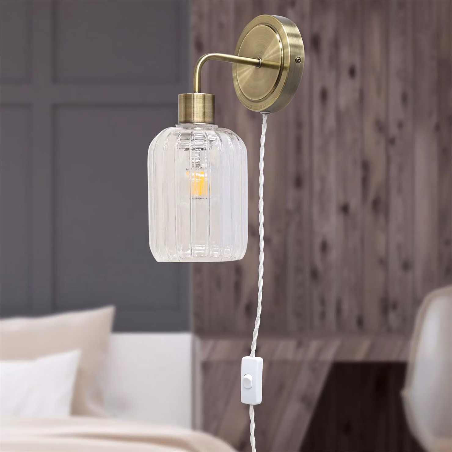 First Choice Lighting Toby Antique Brass Plug in Wall Light with Transparent Ribbed Glass Shade in Gold/Brass – 2
