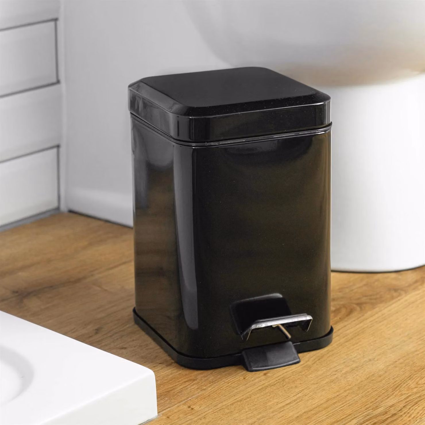 Harbour Housewares 3L Square Stainless Steel Pedal Bin with Removable Inner Bucket in Black – 8