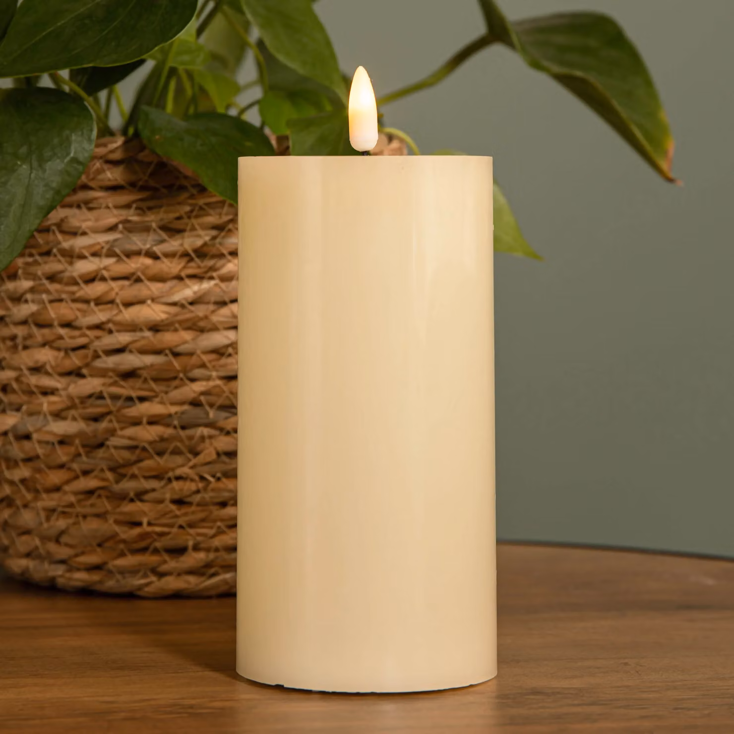 Samuel Alexander Cream Wax Melted Pool Effect LED Pillar Candle with Timer Function and Flicker Effect, Warm White, H 15 cm x W 7.5 cm x D 7.5 cm – 2