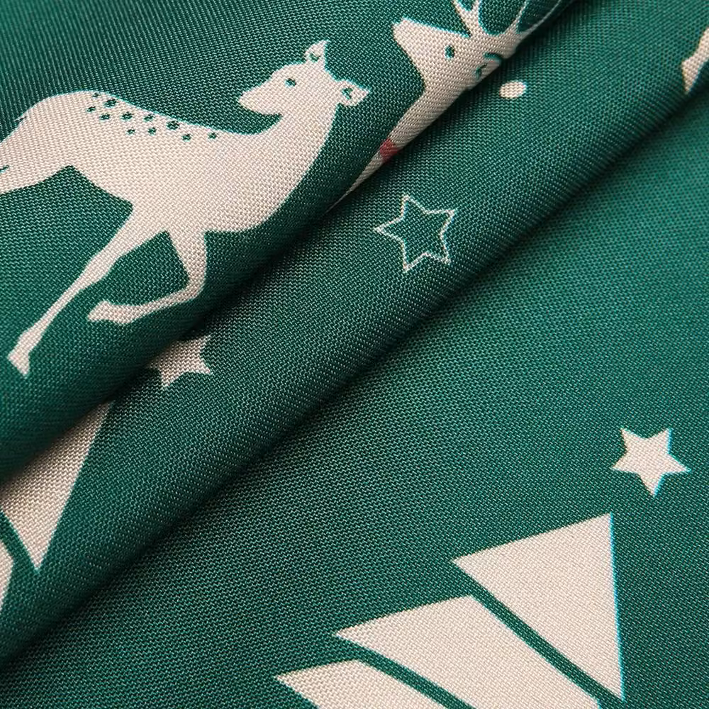 London Boutique Round Christmas Tablecloth in Green and Gold, Waterproof and Washable, Diameter: 152.4 cm – 4