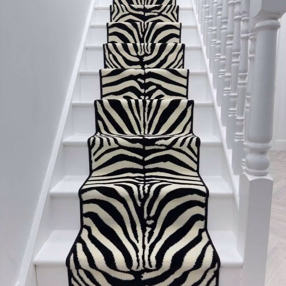 runrug Zebra Stair Runner Carpet in White, W: 80 cm x L: 510 cm – 3