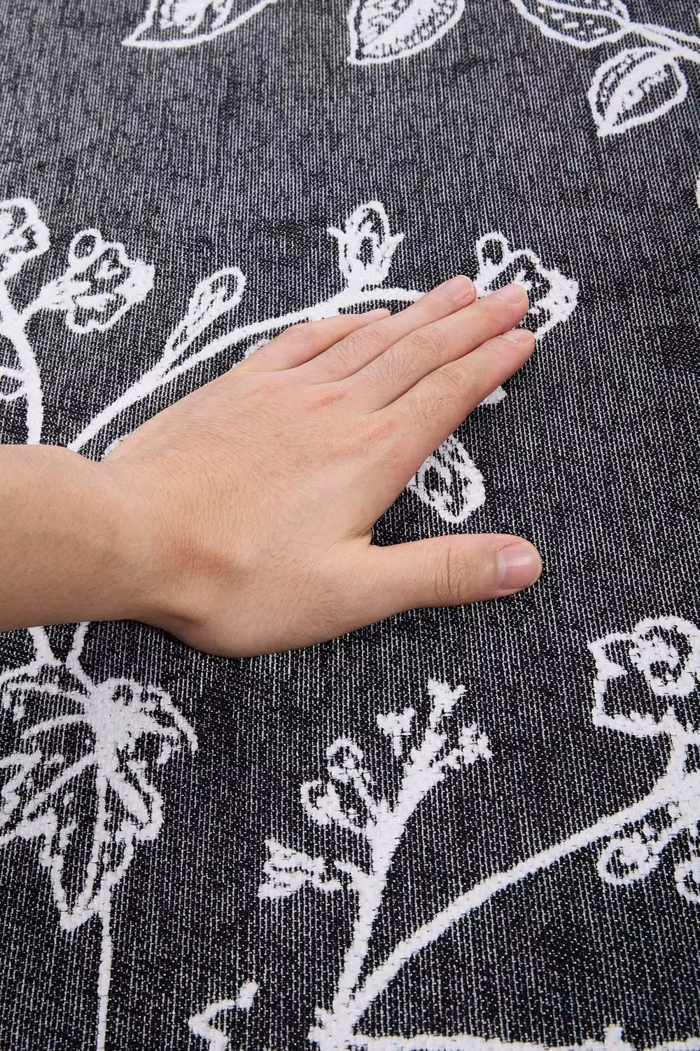 Garden Sanctuary Floral Chenille Anti-slip Sofa Cover in Black and White, W/D/H: 230 x 180 cm – 4