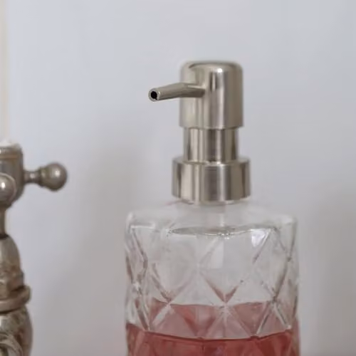 Harbour Housewares 2 Piece Prism Glass Soap Dispenser Set with Bamboo Tray, 330ml, Transparent – 2