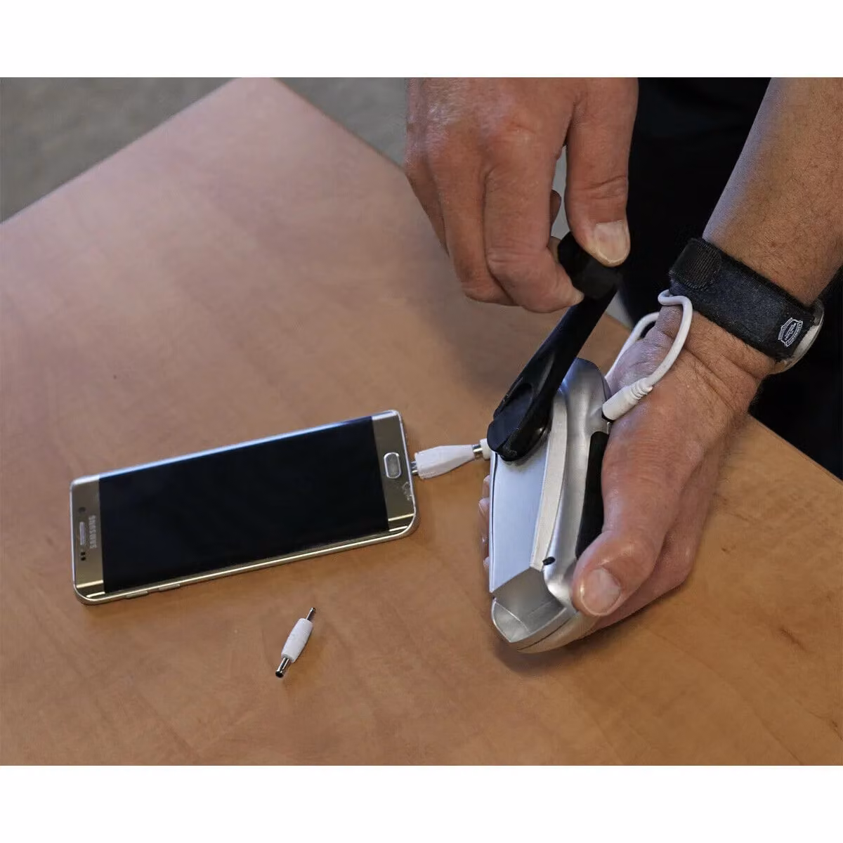 Loops Multicolour and Silver LED Rechargeable Emergency Torch – 2