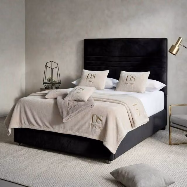 DS Living Harrington Black Velvet Upholstered Divan Bed, W/D/H: 140 x 200 cm
