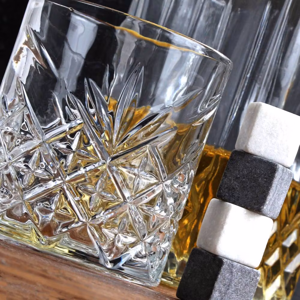 Kimm and Miller Whisky Gift Set with 900ml Geometric Glass Decanter, Glasses and Whisky Stones in Clear – 3