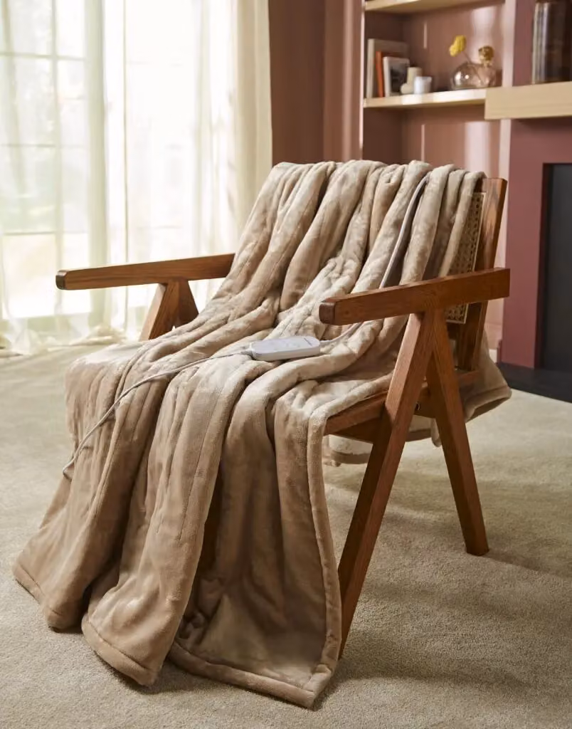 Morphy Richards EverCosy Large Fleece Electric Heated Throw in Beige – 4