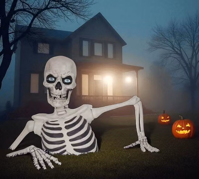 Garden Greatness 5ft Animated Ground Breaking Skeleton in White – 1
