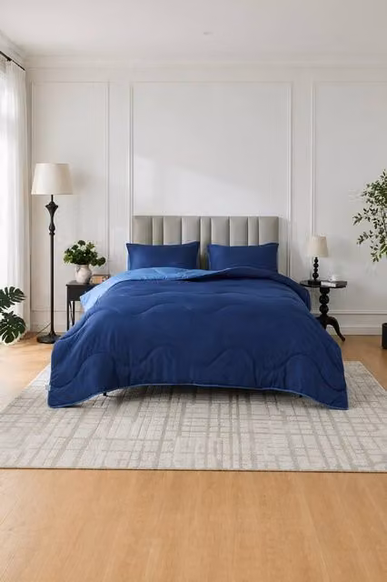 Dyzi 10.5 Tog Supersoft Microfibre Duvet and Pillowcase Set in Navy Blue, King Size