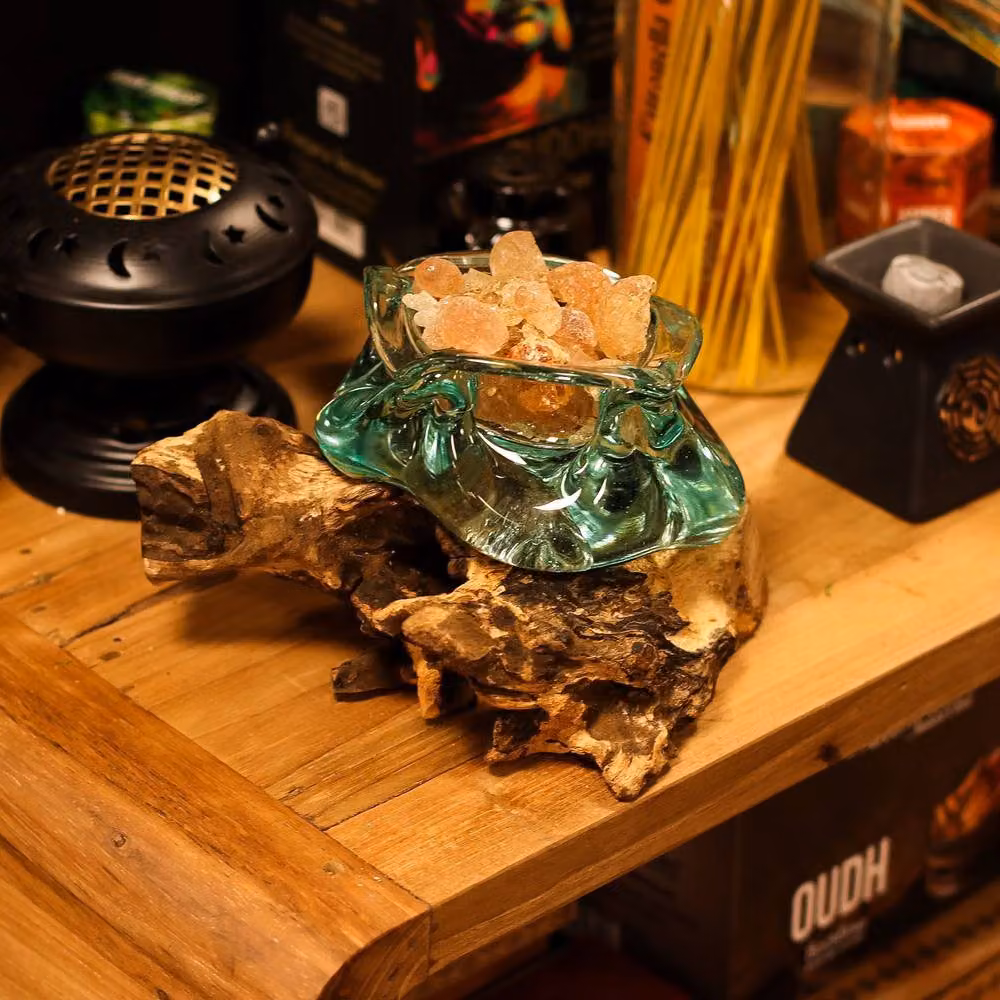 Serenityy Molten Glass Ashtray and Candle Holder on Gamal Wood in Clear, Diameter: 23 cm – 3