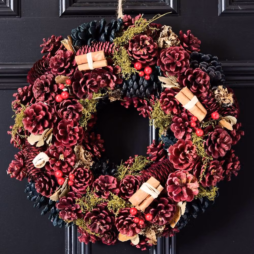 Dibor Cinnamon Pine Christmas Wreath with Star and Leaves in Red and Green, Diameter: 36 cm – 1