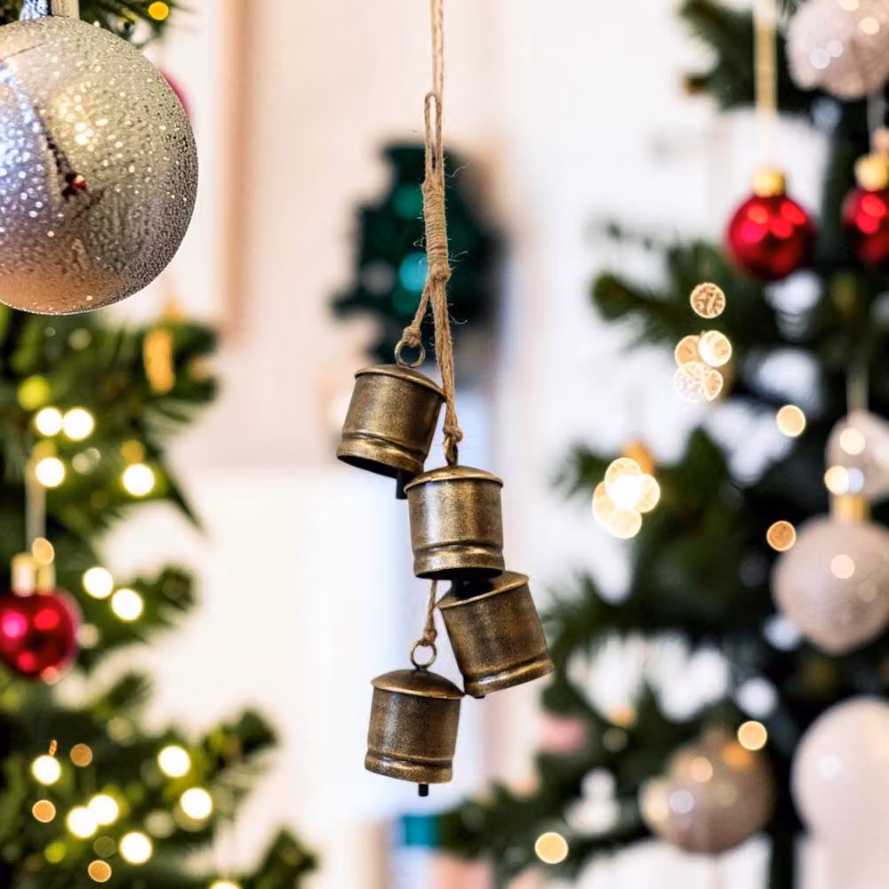 Four Candle Antique Gold Metal Cowbell Hanging Christmas Garland – 2