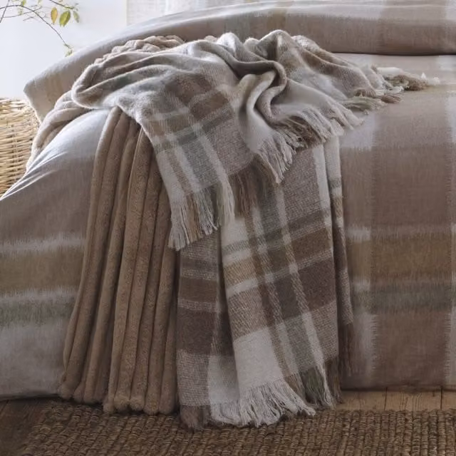 Appletree Verbier Hygge Checked Faux Mohair Bedspread in Beige, W/D/H: 130 x 180 cm