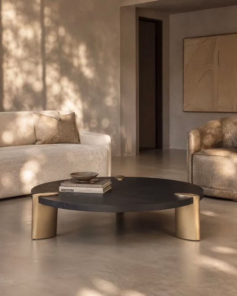 Tommy Franks Amara Round Coffee Table in Oak and Black, W: 120 cm, D: 120 cm, H: 33 cm