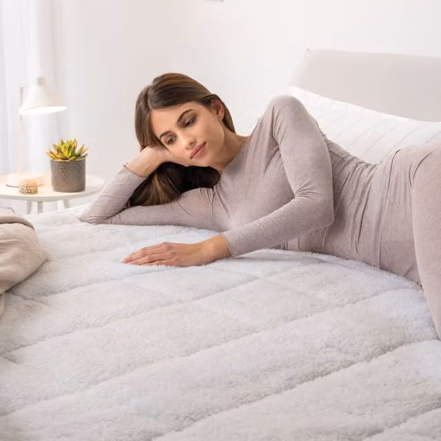 Dreamland IntelliHeat Scandi Full Size UB King Dual Control White Sherpa Teddy Mattress Protector 180 x 200 cm