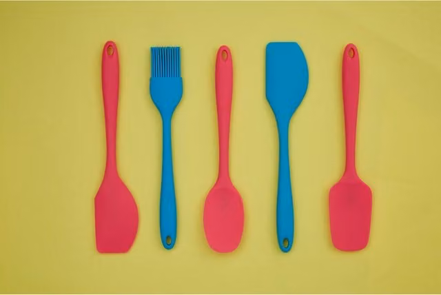 Zing Pink Silicone Turner with Non-Scratch Surface and Hanging Loop