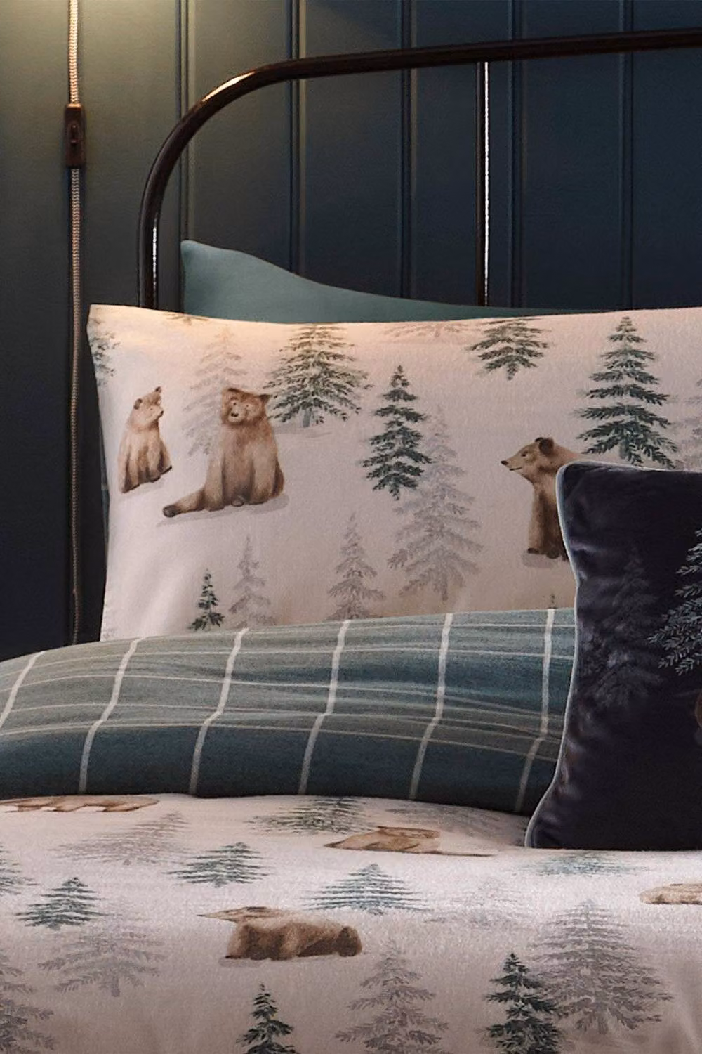 Dreams & Drapes Bear Walks Reversible Brushed Cotton Flannelette Duvet Cover Set in Green and Sand, W: 180 cm, H: 200 cm – 2