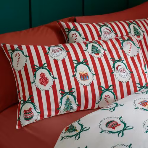Catherine Lansfield Christmas Vintage Stripe Reversible Duvet Cover and Pillowcase Set in Red and White, W/D/H: 180 x 200 cm – 2