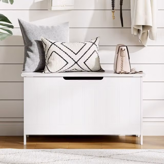 VonHaus Holbrook White Lacquered Shoe Storage Chest for Hallway and Bathroom, W/D/H: 60 x 40 x 45 cm