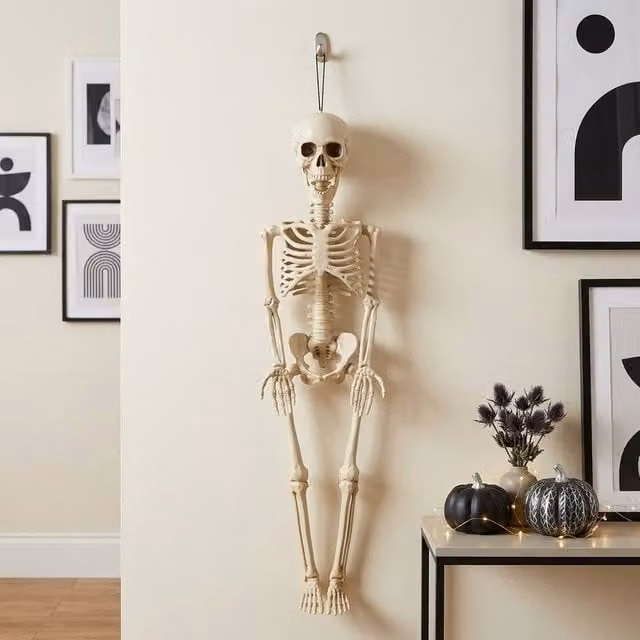 Garden Greatness Hanging Halloween Skeleton Figure in White and Multicolour